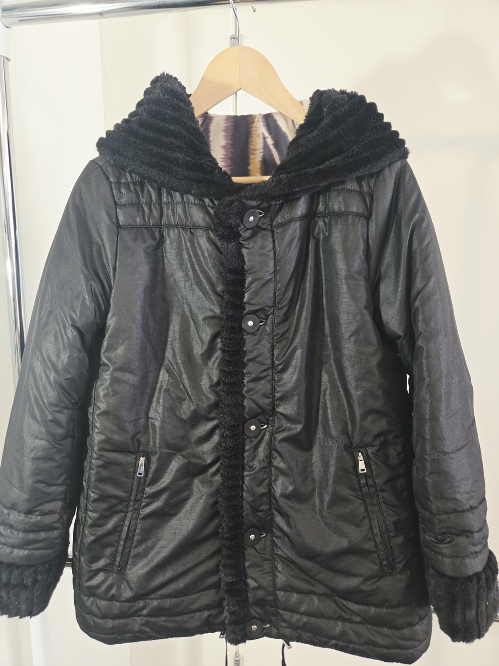 Women's Black Hooded Puffer Coat with Faux Fur Trim